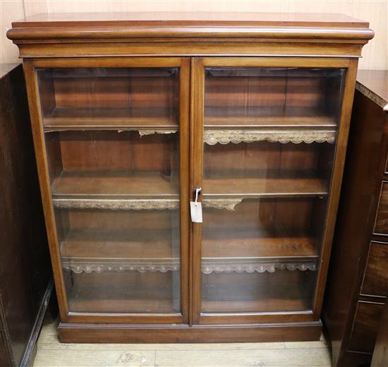 An Edwardian mahogany bookcase W.102cm